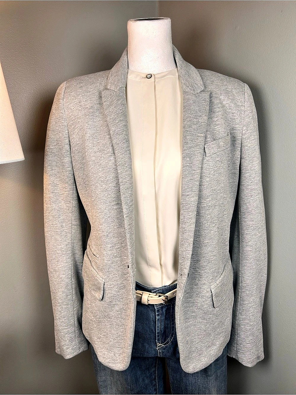 LOFT Gray Cotton Knit Blazer Jacket
Size 6 Classic Preppy Workwear - Picture 2 of 11